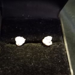 HEART SHAPED DIAMONESSE  DIAMOND EARRINGS