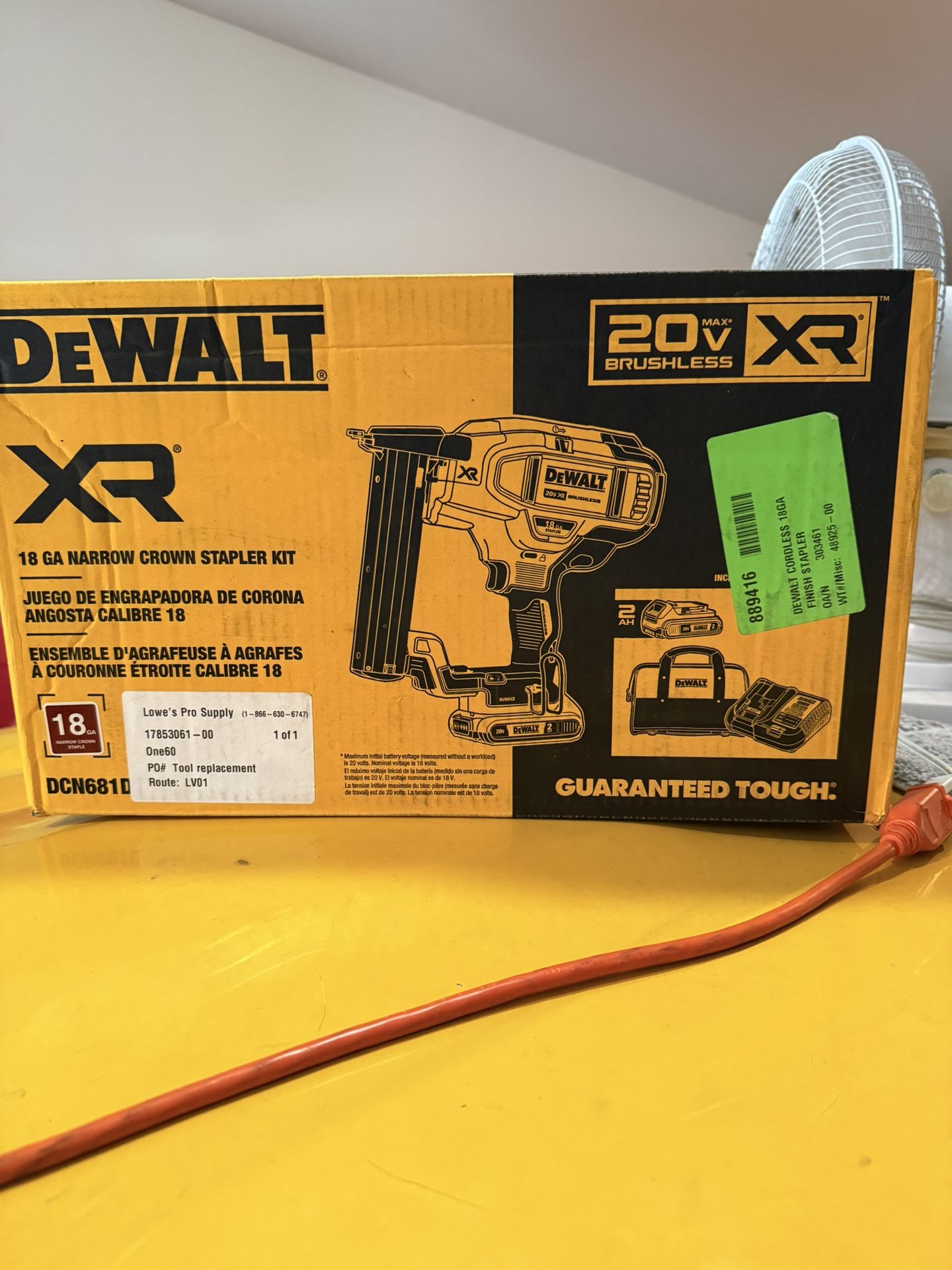 DEWALT 20V MAX Narrow Crown Stapler Kit, 18GA