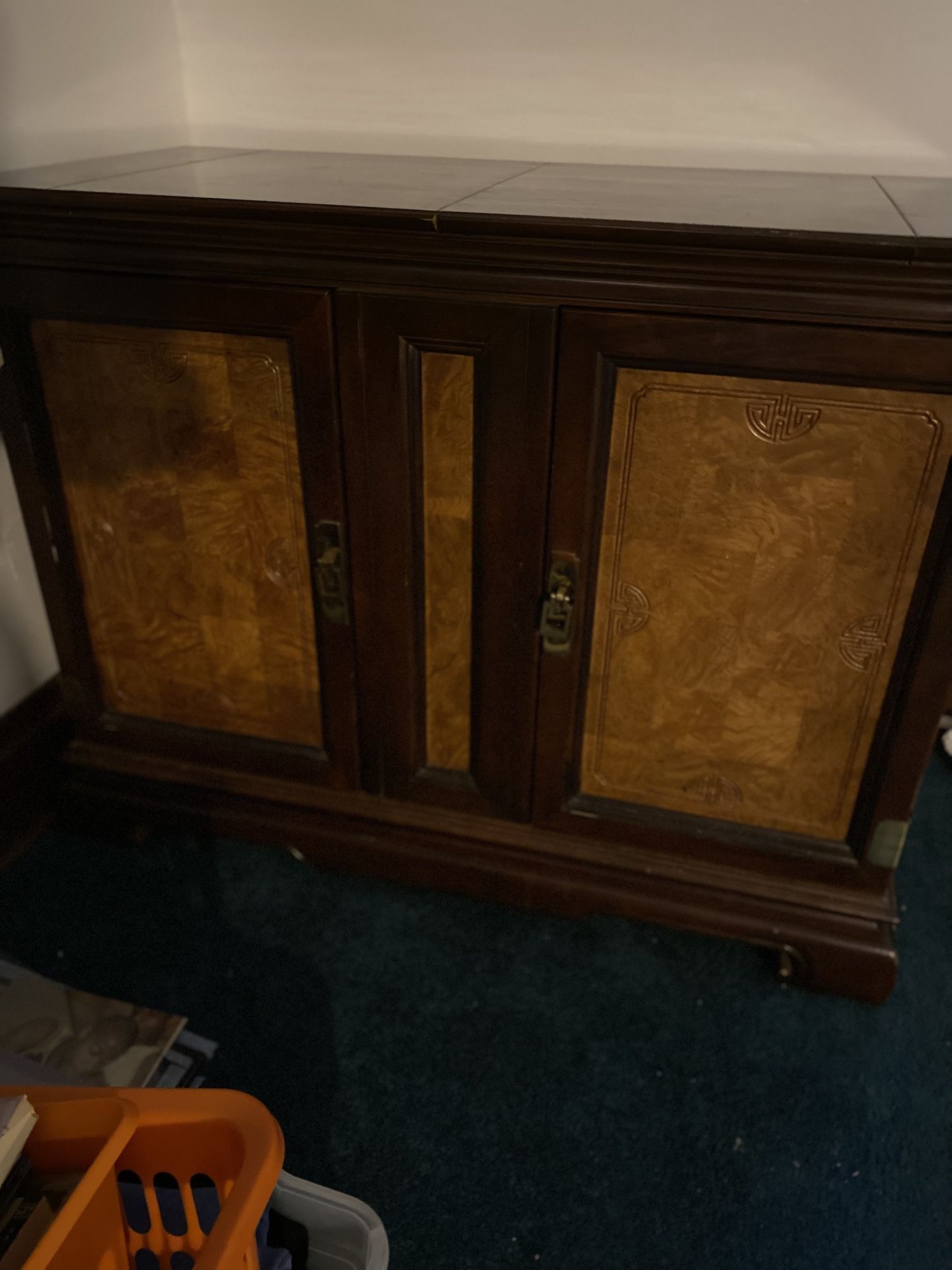 Bar Stand Or A Dining server