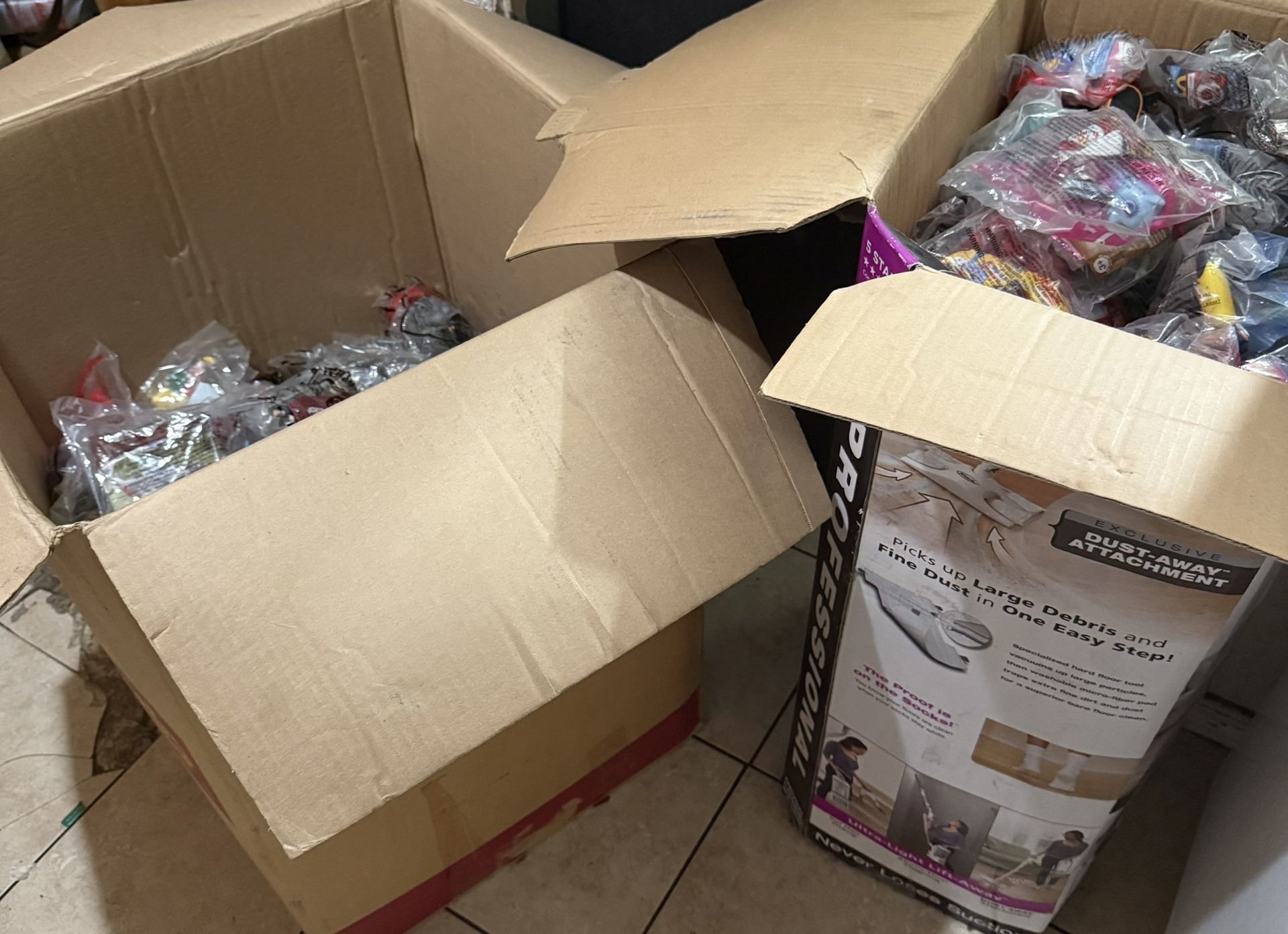 Huge Lot Of Vintage McDonald’s,Wendy’s,carls Jr Toys (GIVE ME A REASONABLE OFFER)