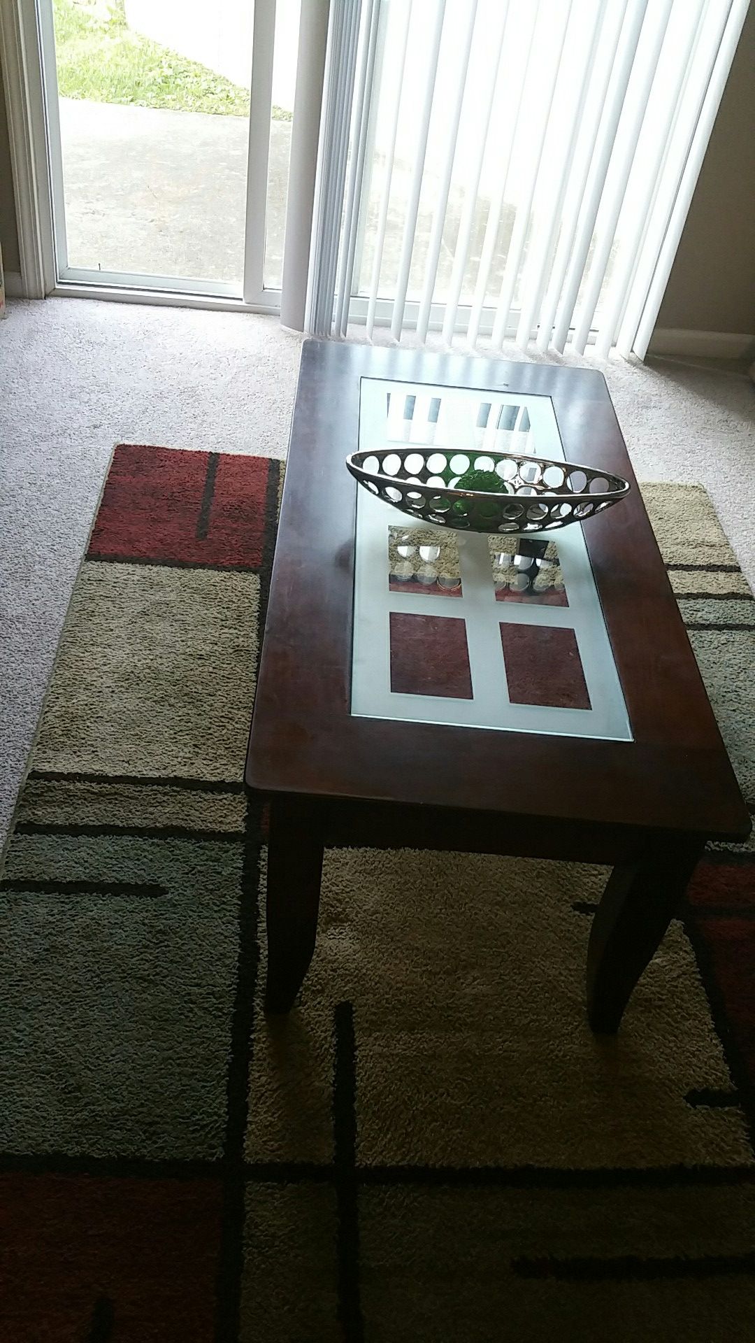 Center table, coffee tables and lamps