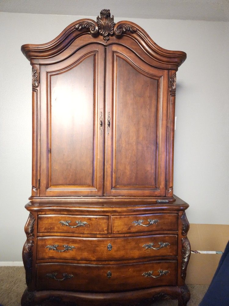 4-piece Bedroom Set