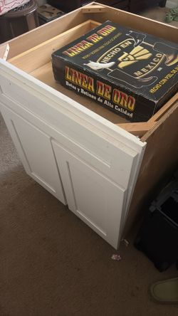 Base cabinet