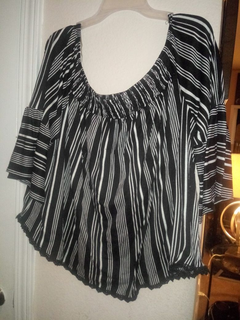 Blouses size xl to 1x $3 each