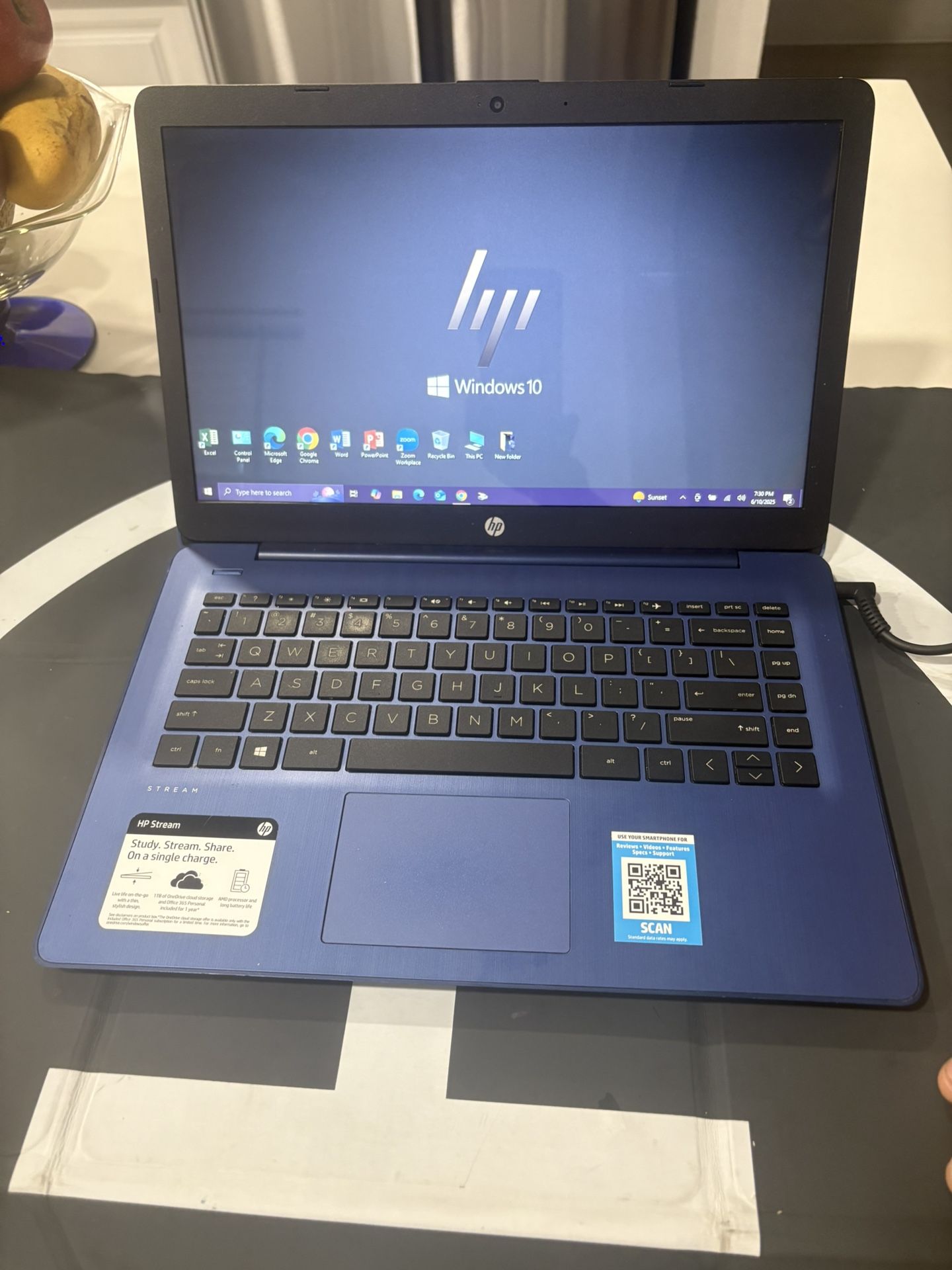 HP AMD A4-9120e Radeo R3 TOUCH SCREEN 4 compute core 2c + 2G 1500 MHz. 2 core ( s ) 4/15/2024 MICROSOFT 2021 install and activated 62.0 GB SOLID