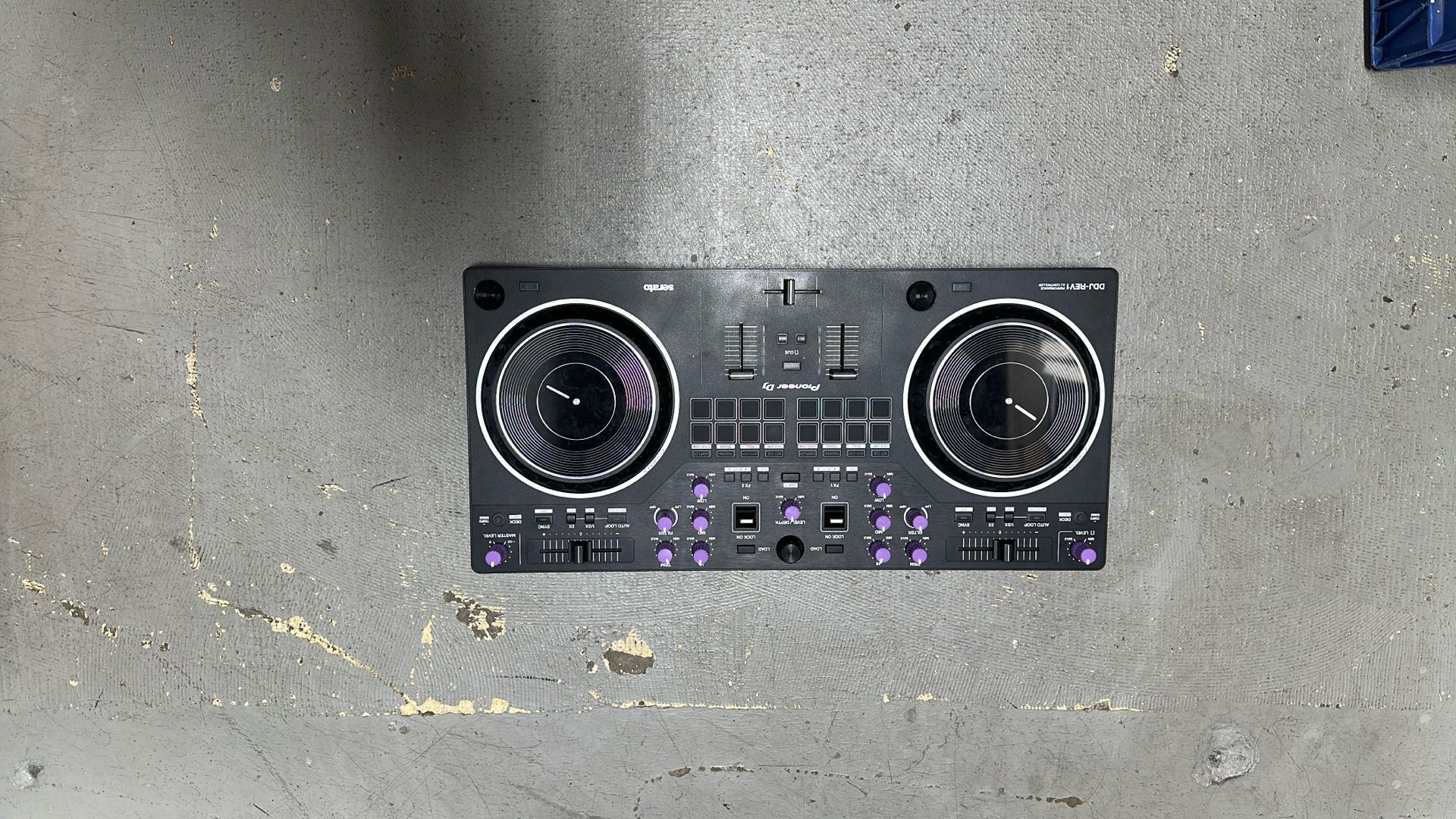 Pioneer DJ DDJREV1 DJ Controller