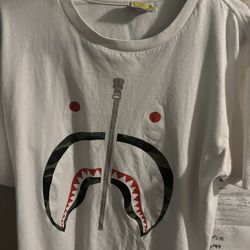 BAPE T SHIRT ( $50 + SIZE L US + 9.5 CONDITION )