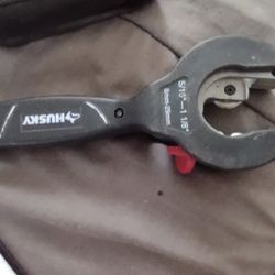 Husky 5/16-1 1/8 Ratchet Tubing Cutter