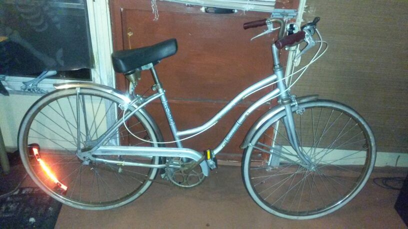 Vintage antique Ross compact 26 inch bike