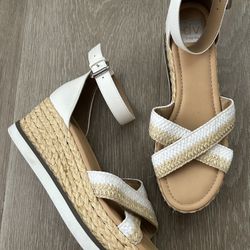 DV Dolce Vita Odell Crossband Flatform Espadrille Wedge Sandals White Beige Tan NEW Size 10