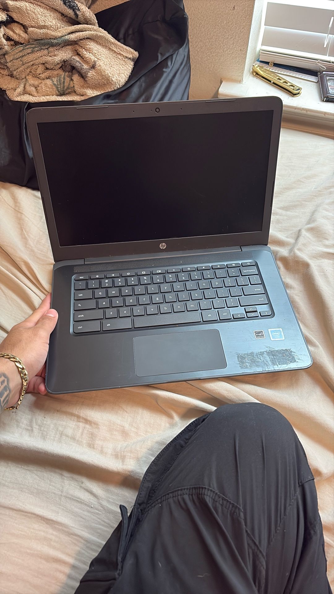 Go Laptop With Charger