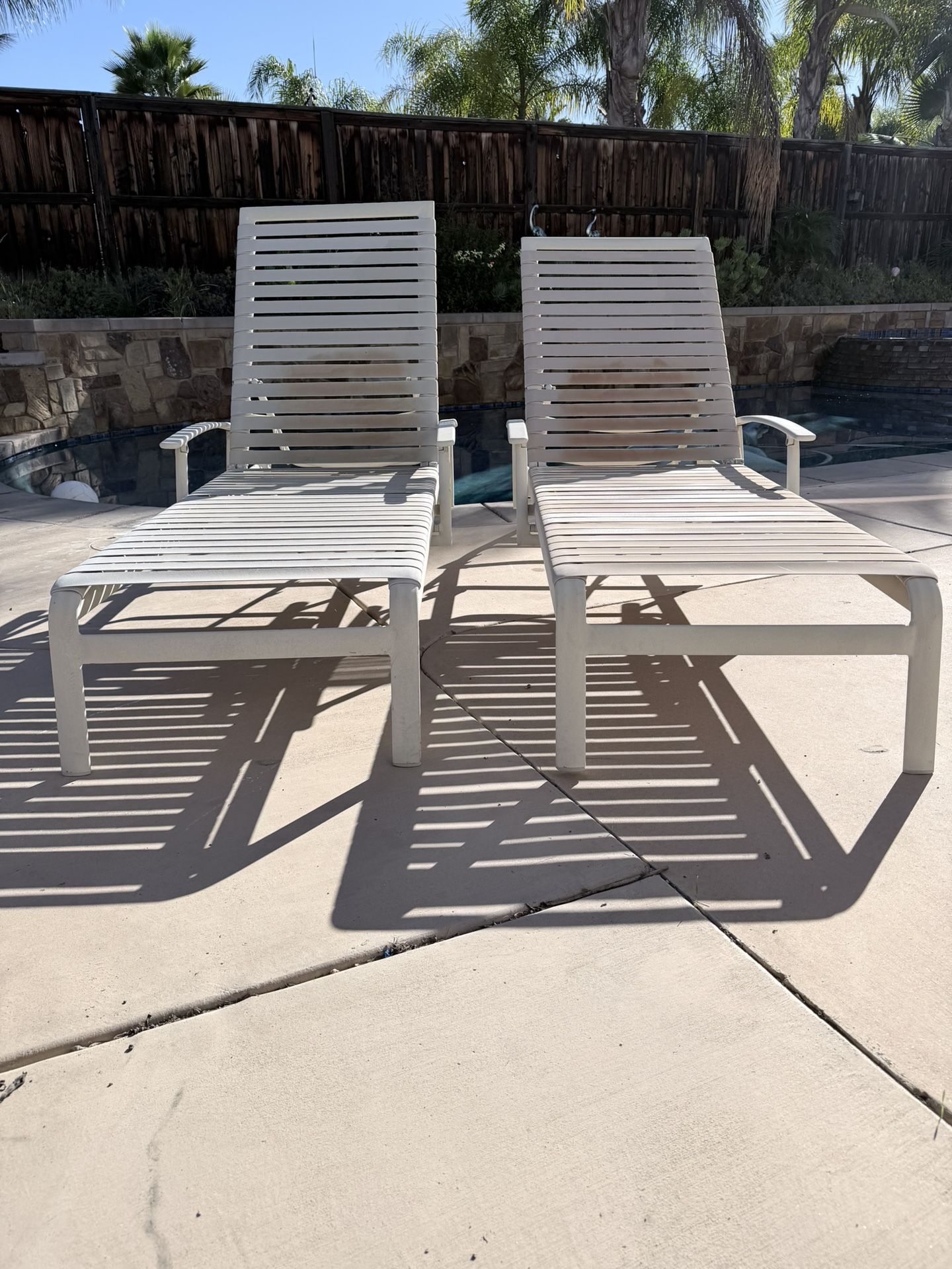 Outdoor Lounge Chairs