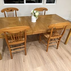 Solid Wood Expandable dining table