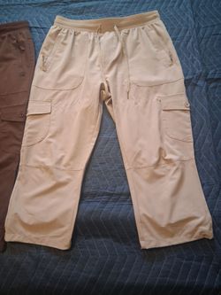Womens capri pants size large (new)