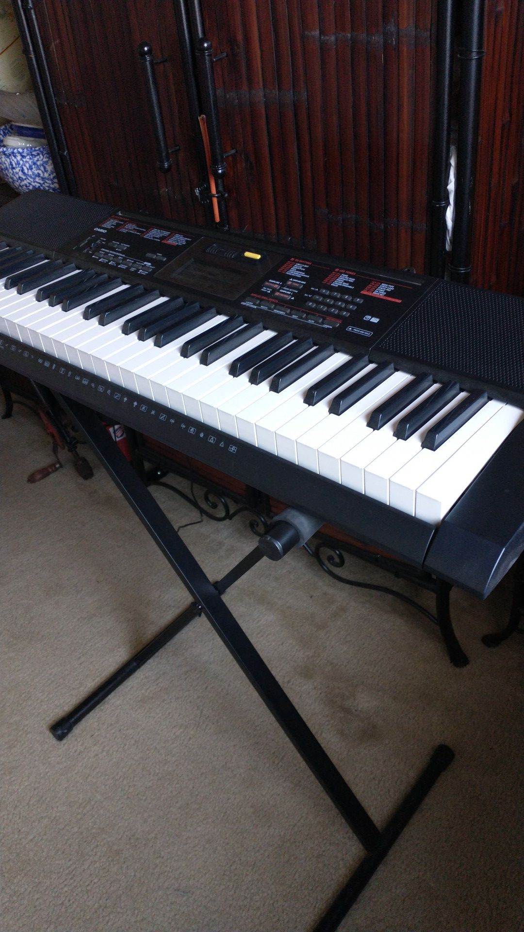 CASIO CTK 2090 KEYBOARD WITH STAND SANS PLUG (EZ TO GET FR EBAY) THUS THE REDUCED PRICE