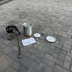 Bayou Classic Turkey Fryer