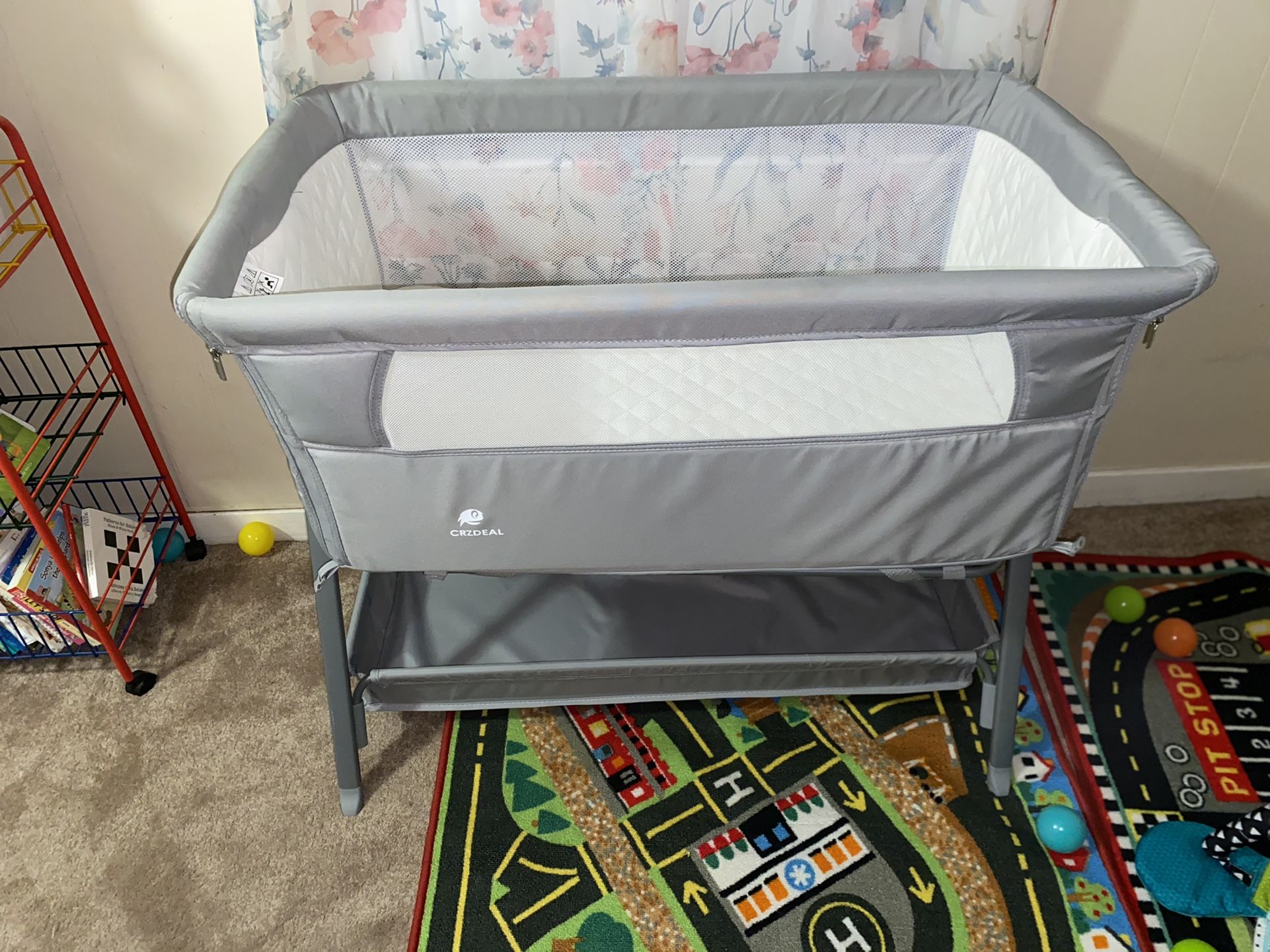 Crzdeal Bassinet Barely Used