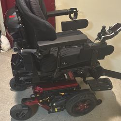 Quantum 3 power chair
