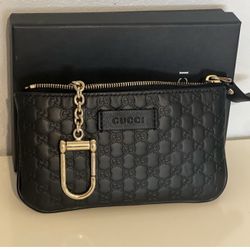 New Authentic Gucci Small Zip Wallet with Key Ring in Black