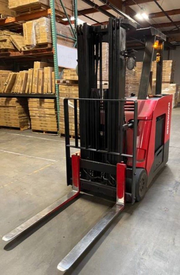 Raymond Dockstocker Electric Forklift