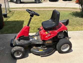 Troy-Bilt TB30R riding lawnmower with grass catcher