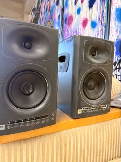 JBL LSR4326P Speakers