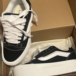 NIB Vans Black/White 6.5/8 Platform