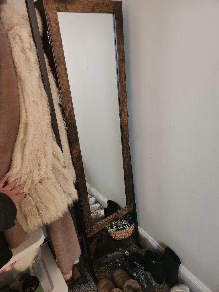 Jewelry Organizer With Mirror 