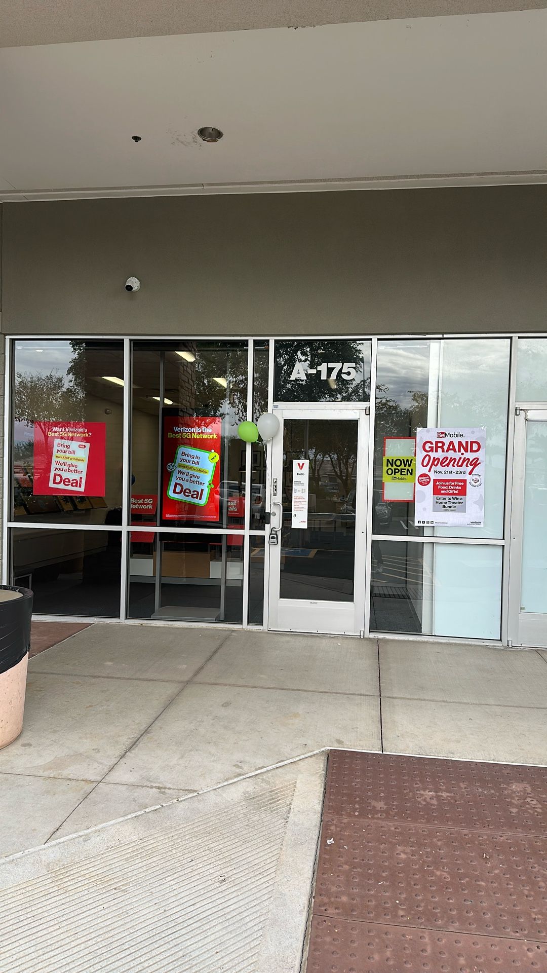 Verizon Grand Opening iPhone , Samsungs, Googles