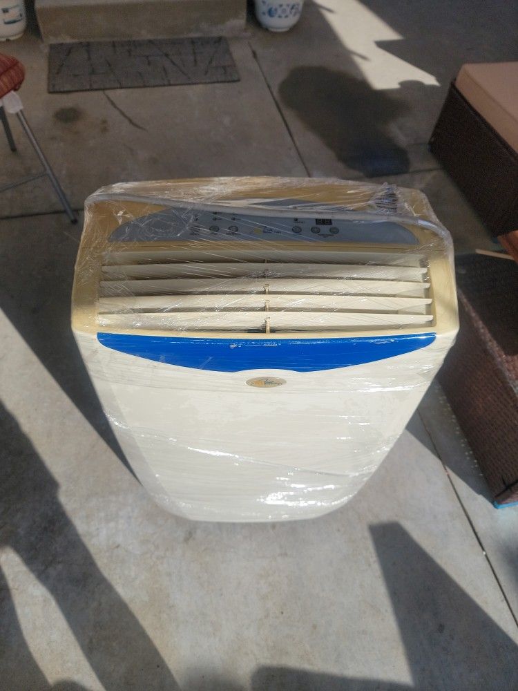 12000 BTU PORTABLE AC STAND UNIT ( USED )