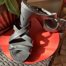 Crocs Cyprus IV  Heeled Sandals (NEW)