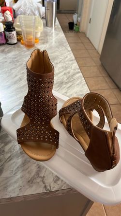 Women’s shoes