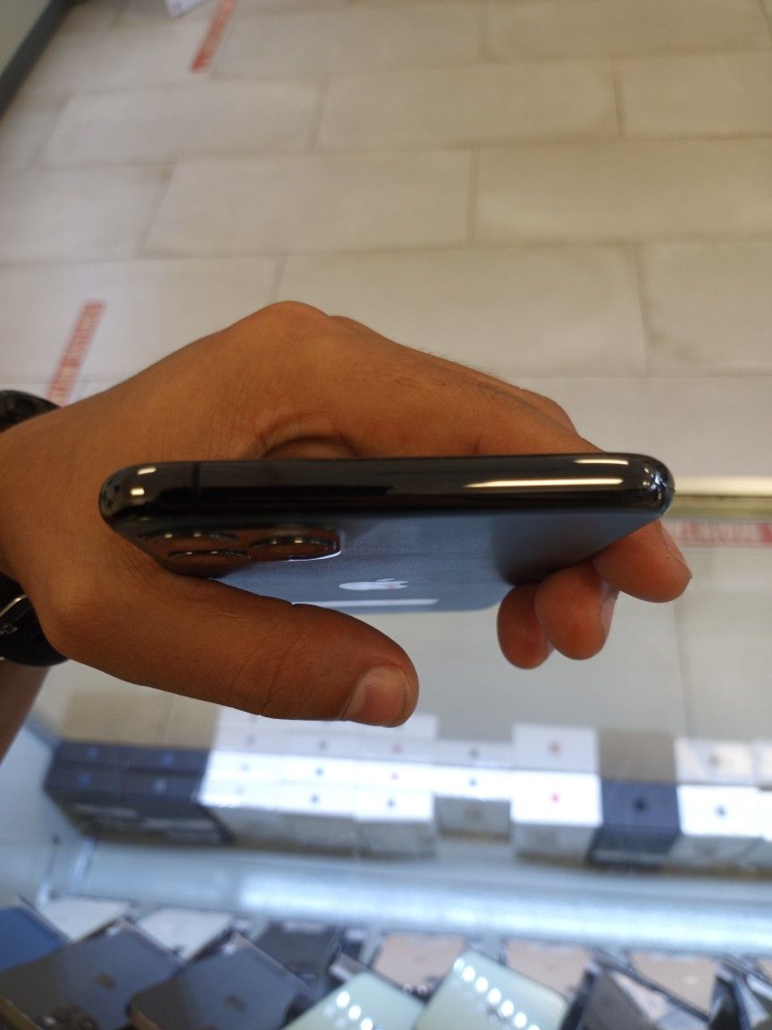IPHONE 11 PRO MAX 64GB TMOBILE TAKE IT HOME JUST FOR $50 DOWN PAYMENT OR $790 CASH/CARD DEAL