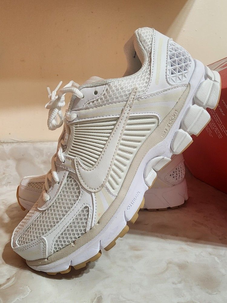 Nike Zoom Vomero 5 (Sizes Available In Description) 