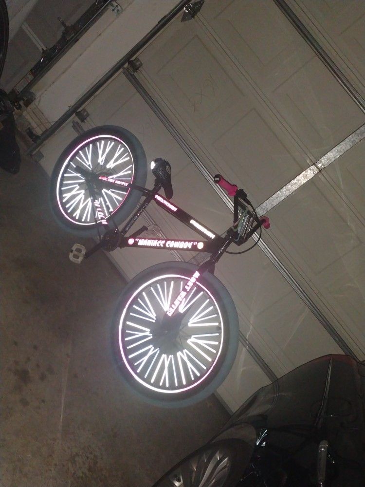 Se Maniacc Flyer Perfect Wheelie Bike