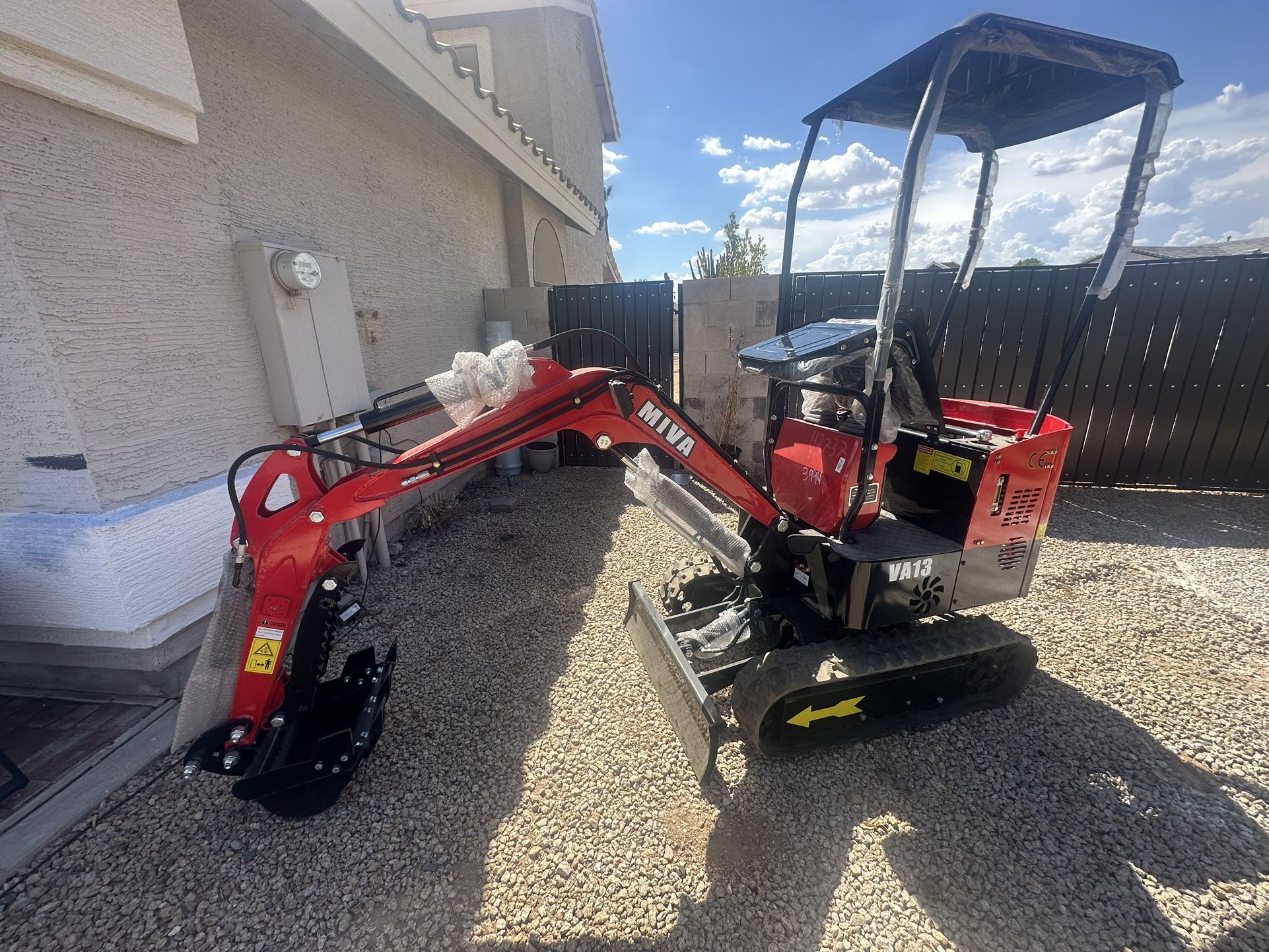Miva Mini Excavator Minix