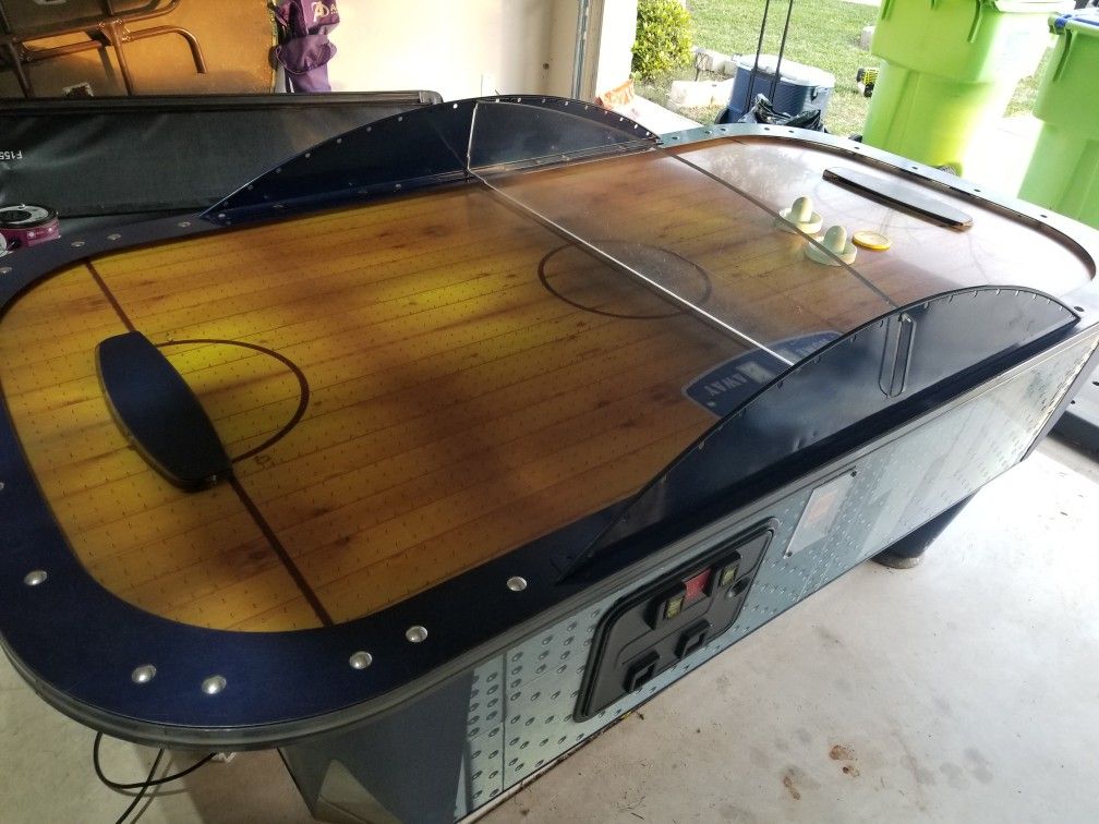 Air Hockey Table