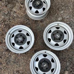 Set of 4 Jeep Wrangler 15x7 Silver Steel OEM Rims