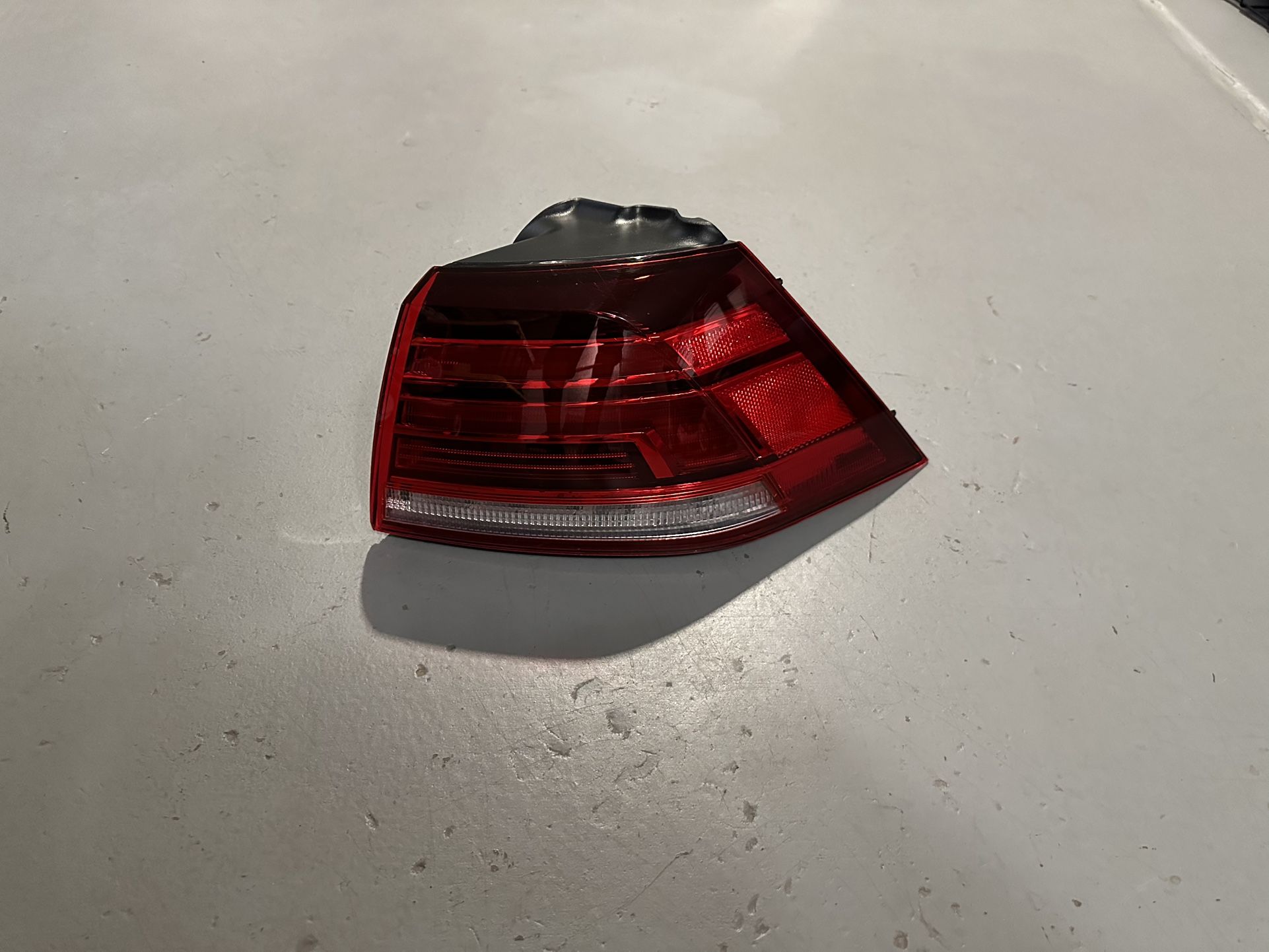 VW Golf Tail Light 2018, 2019, 2020, VW Golf Tailight, passenger side rear light