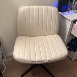Oversized Vanity Chair 