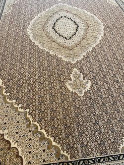 Persian Rug Excellent Condition