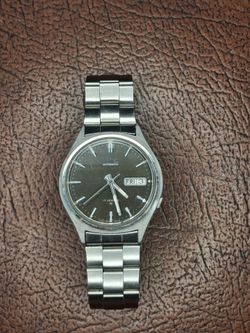 Vintage Seiko 5 automatic watch
