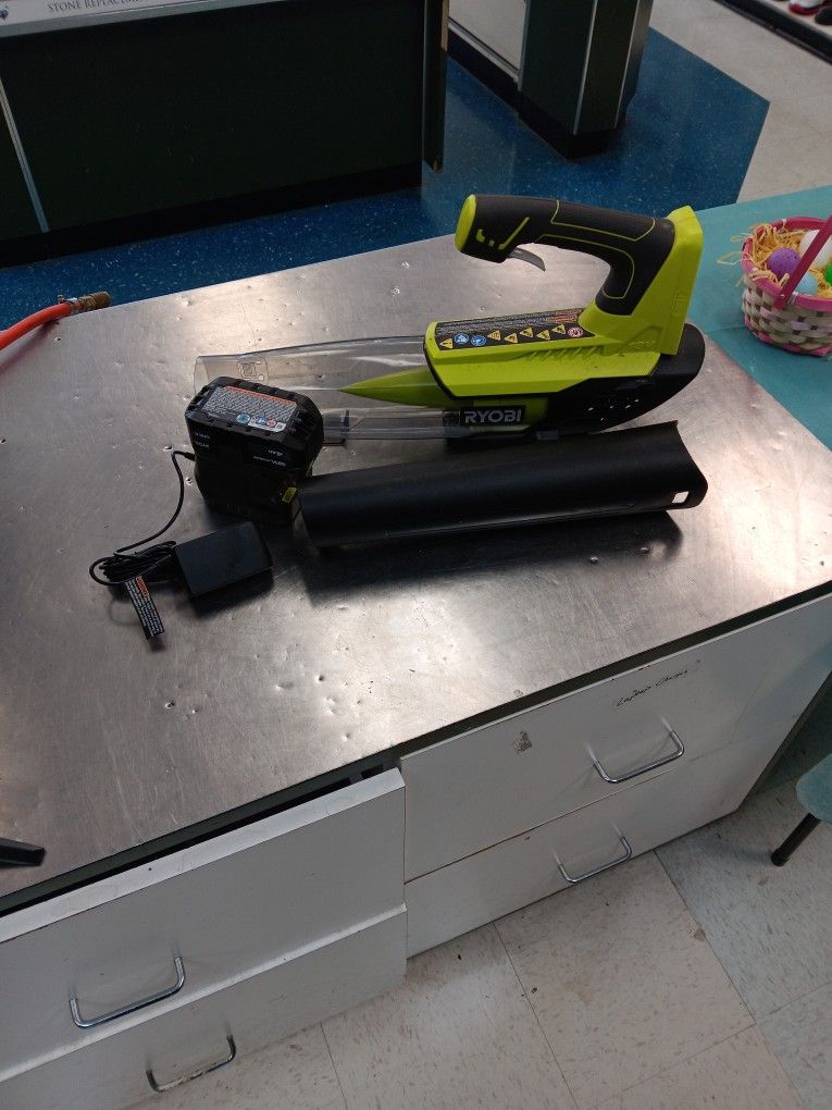 Cordless Leaf Blower Ryobi