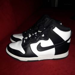 ** NIKE DUNK HIGH PANDA SNEAKERS** SIZE 9 ** $80