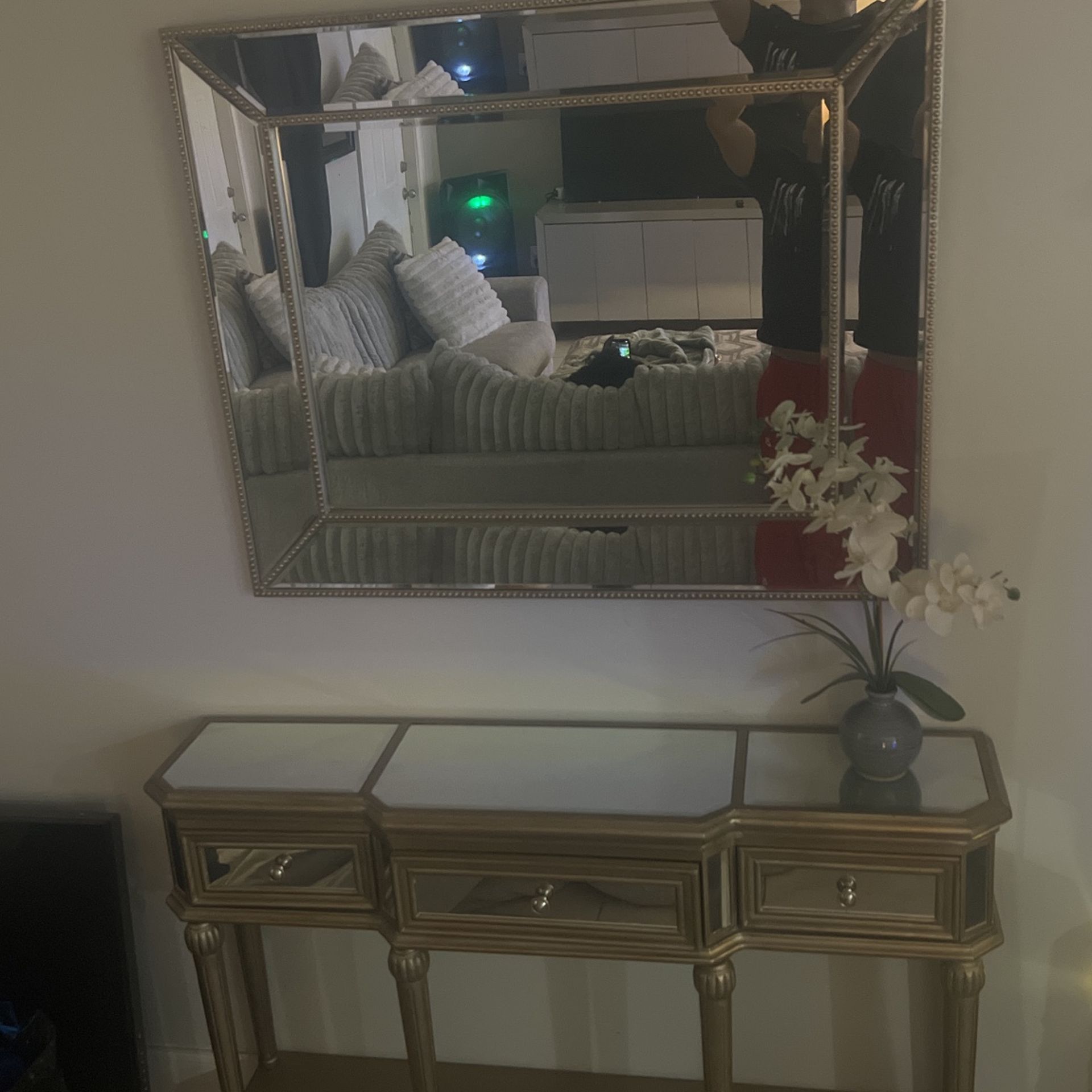 GLASS TABLE WITH DRAWERS AND MIRROR 