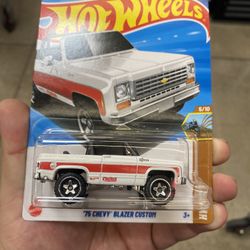 HotWheels 🛞 "75 CHEVY® BLAZER CUSTOM $5