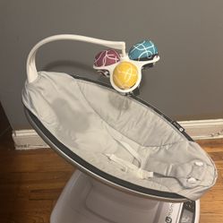 4Moms Mamaroo Swing