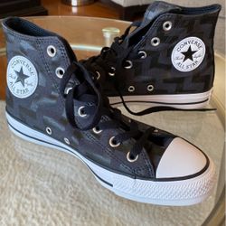 Converse Chuck Taylor’s Women’s Size 8 