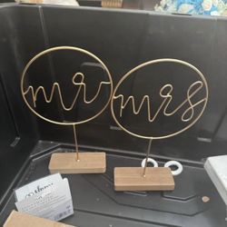 Mr. And Mrs. Table Signs