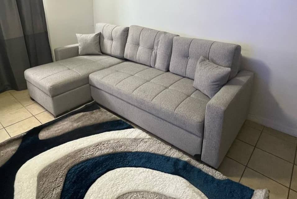 Sectional sofa. Excellent quality. Ask for the total price.